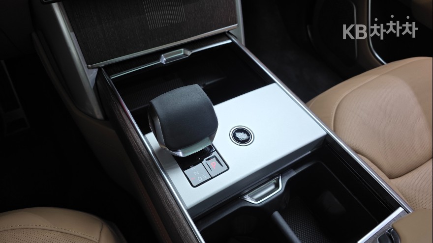 Land Rover Range Rover — miniaturë 12