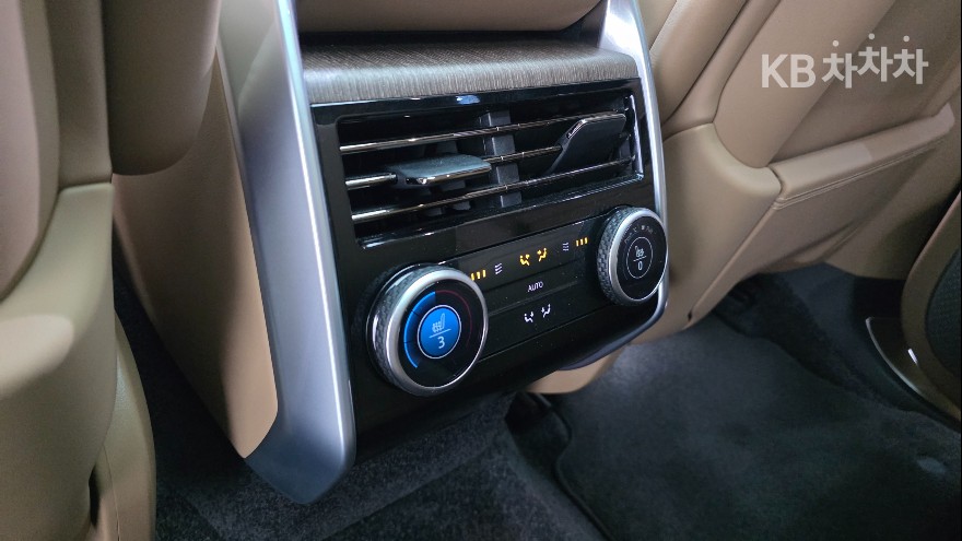 Land Rover Range Rover — miniaturë 17