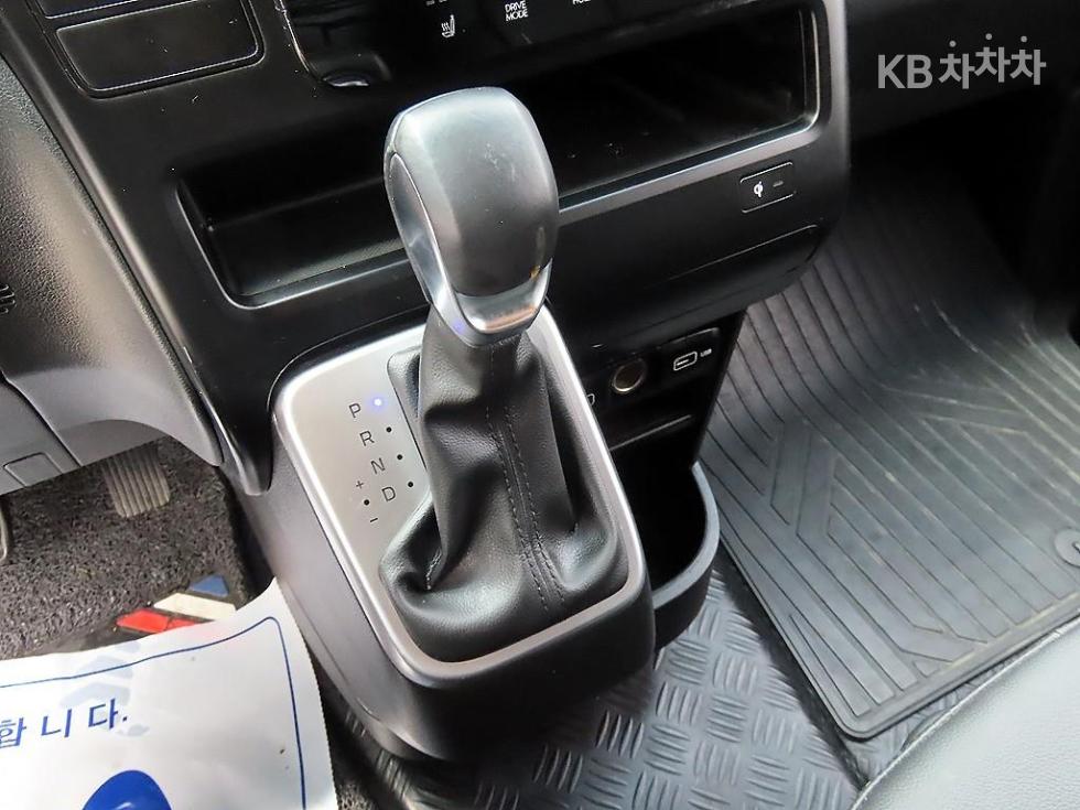 Hyundai Staria — miniaturë 10