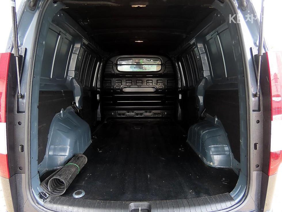 Hyundai Staria — miniaturë 18