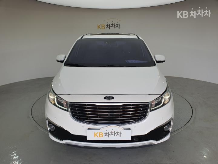 Kia Carnival 9인승 2.2 디젤 — foto 1