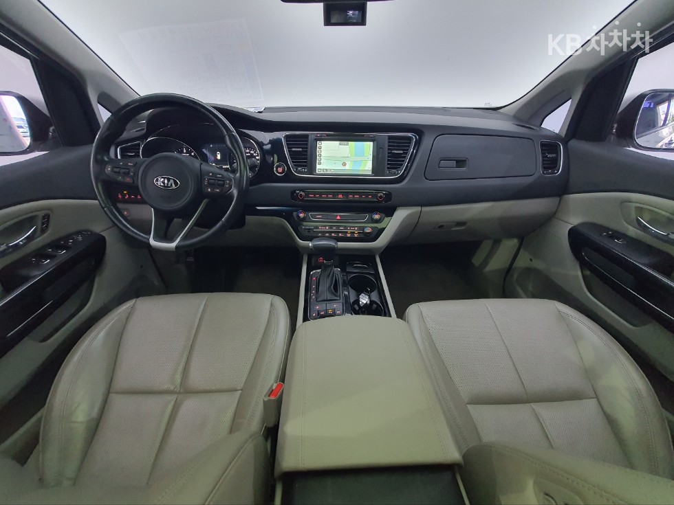 Kia Carnival — miniaturë 6