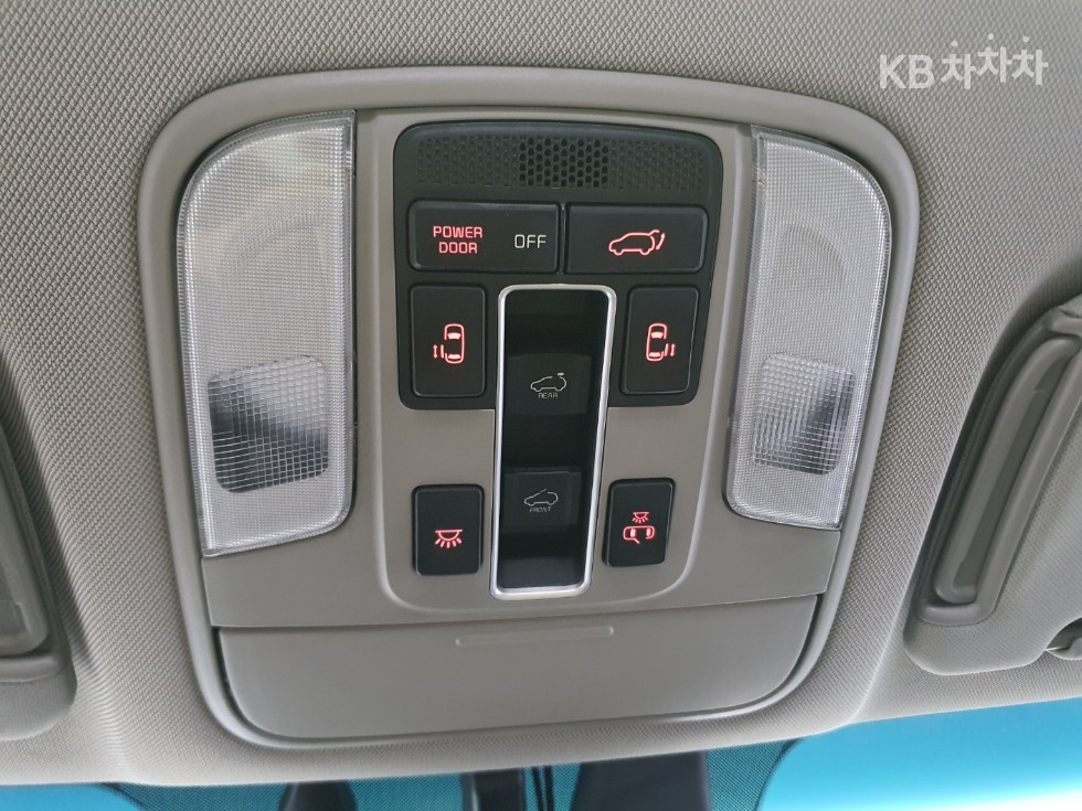 Kia Carnival — miniaturë 15
