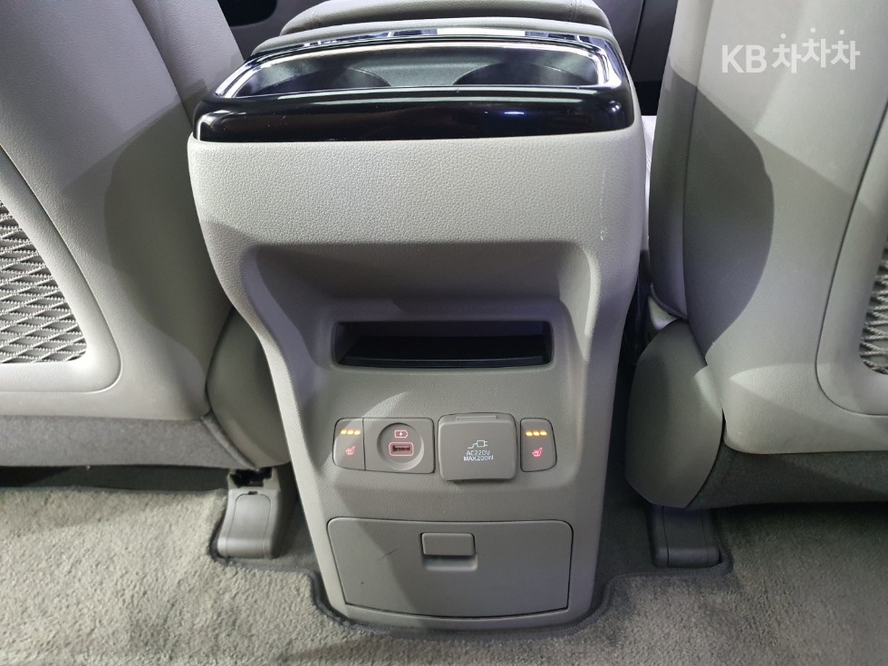 Kia Carnival — miniaturë 22