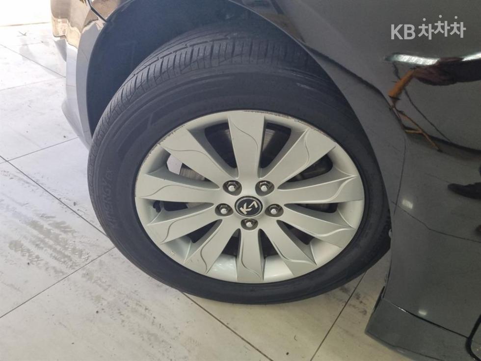 Kia K7 — miniaturë 8