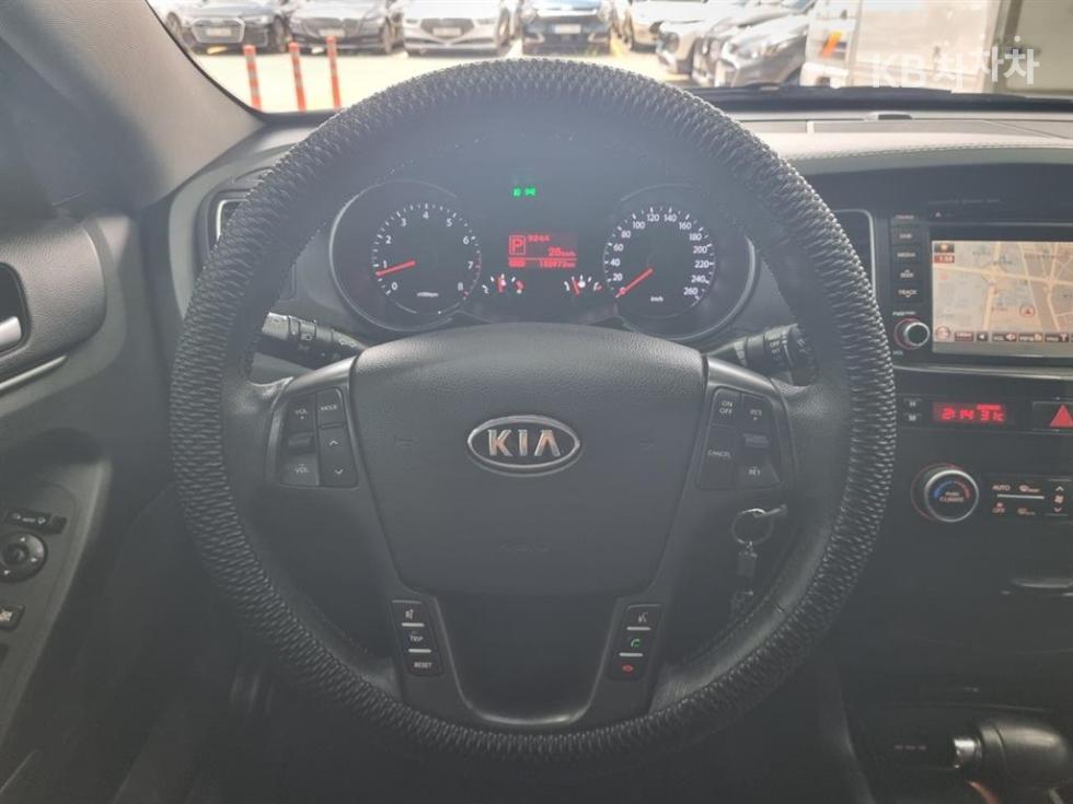 Kia K7 — miniaturë 11