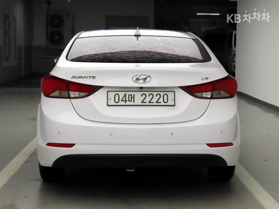 Hyundai Avante — miniaturë 3