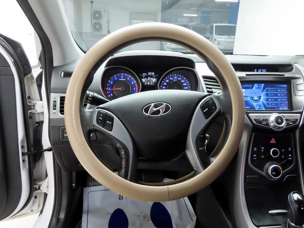 Hyundai Avante — miniaturë 8