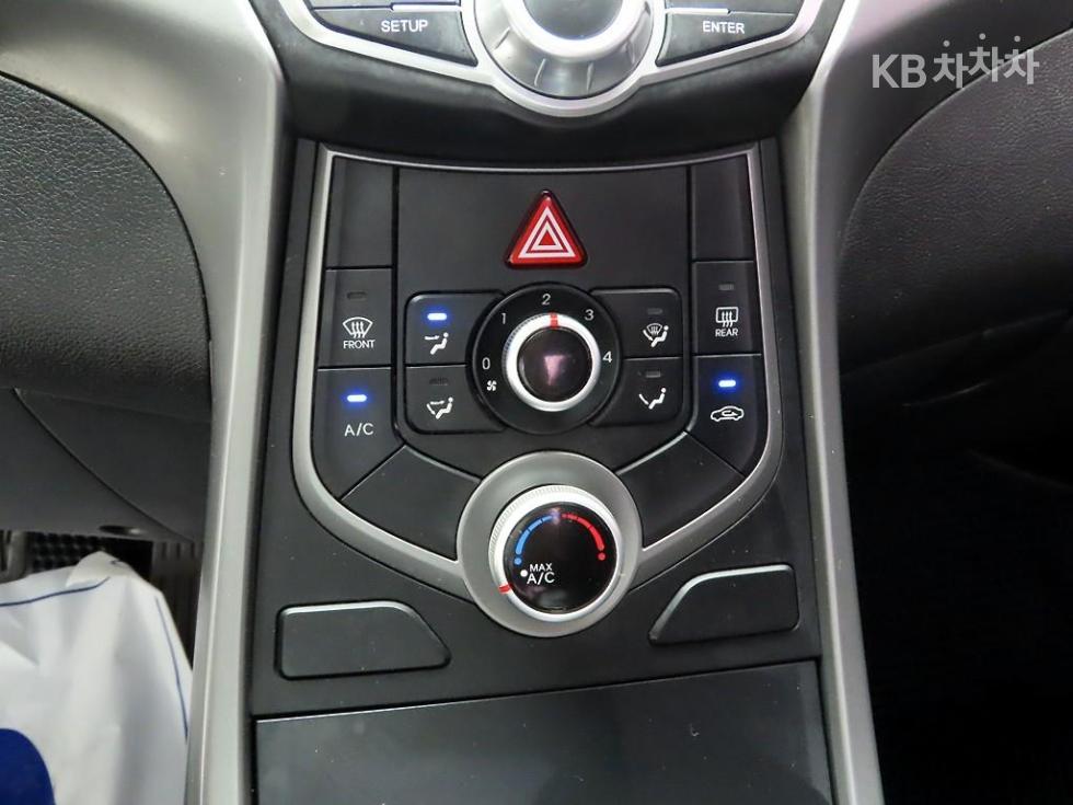 Hyundai Avante — miniaturë 10