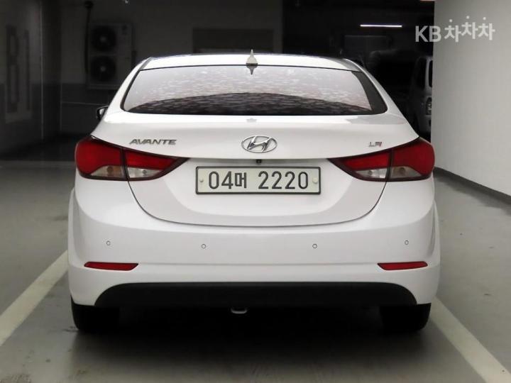 Hyundai Avante — miniaturë 3