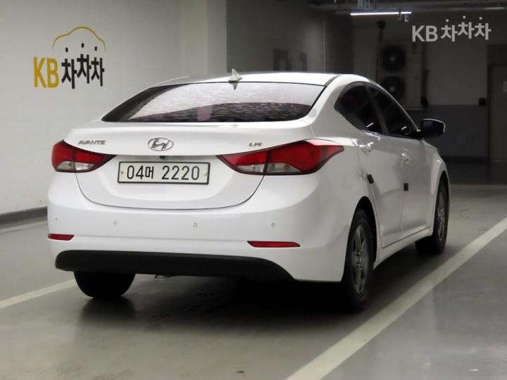 Hyundai Avante — miniaturë 4