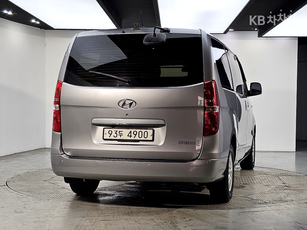 Hyundai Starex — miniaturë 3