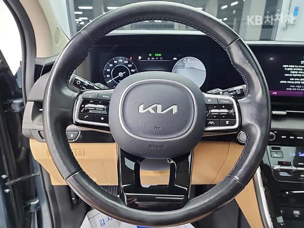 Kia Carnival — miniaturë 9
