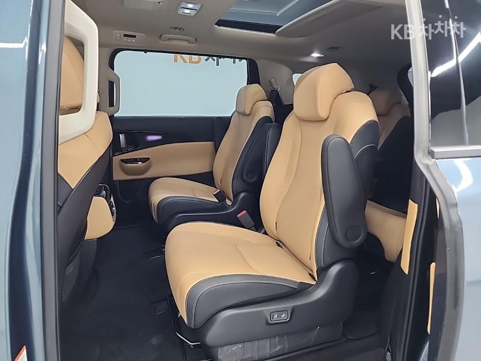 Kia Carnival — miniaturë 12