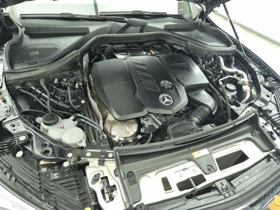 Mercedes-Benz GLC — miniaturë 6
