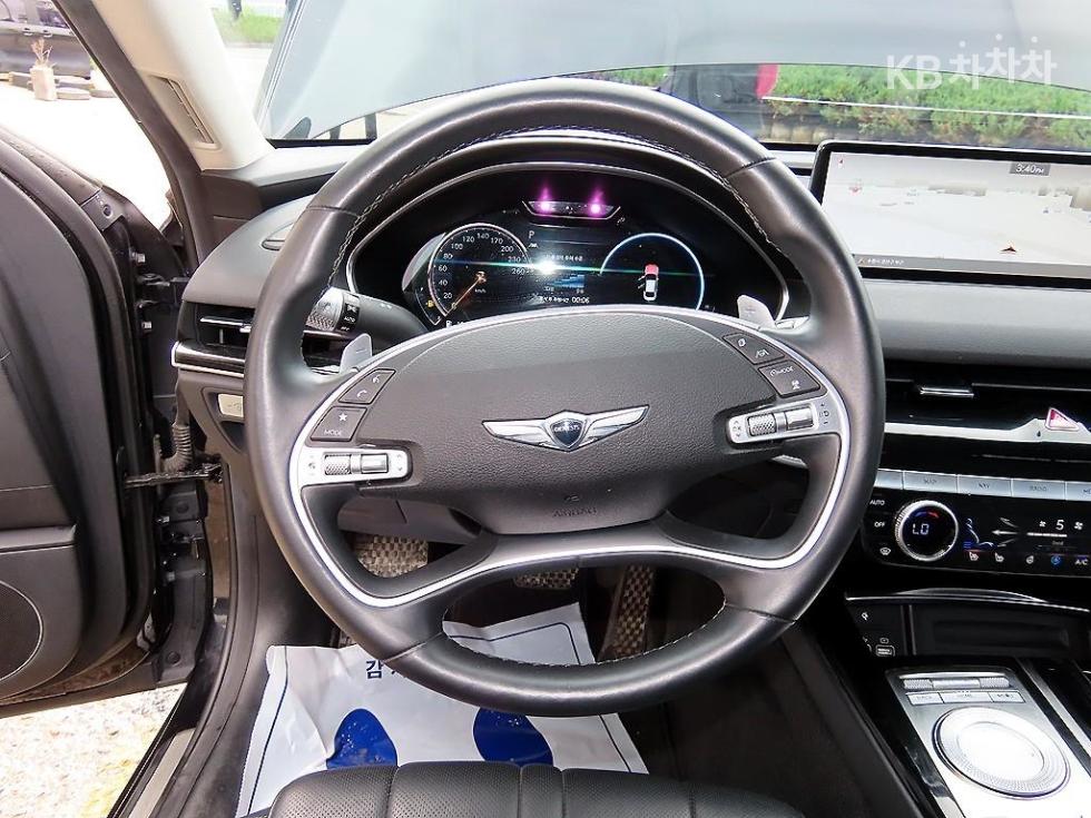Genesis G80 — miniaturë 8