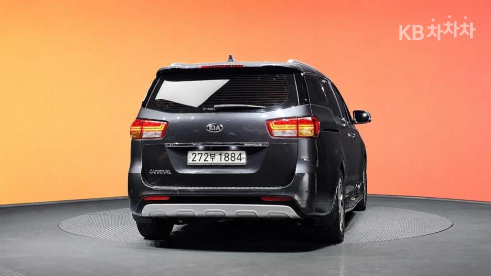 Kia Carnival — miniaturë 3