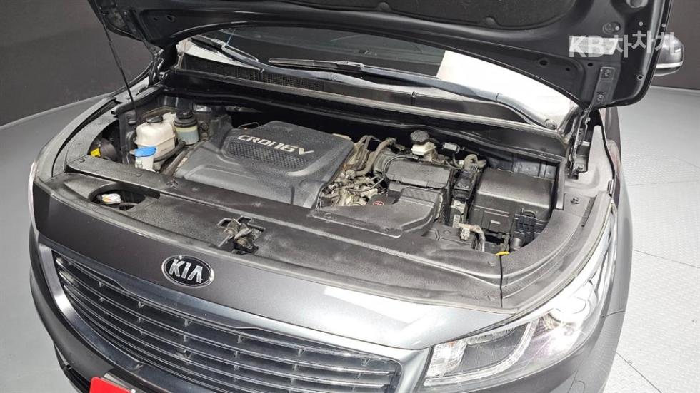 Kia Carnival — miniaturë 8