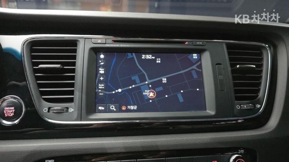 Kia Carnival — miniaturë 13