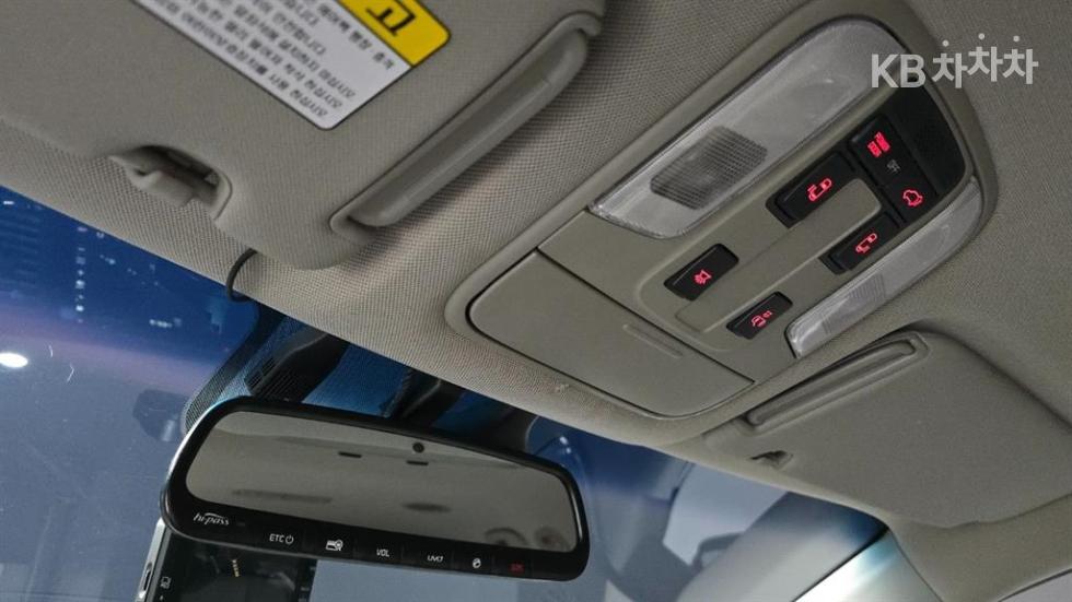 Kia Carnival — miniaturë 17