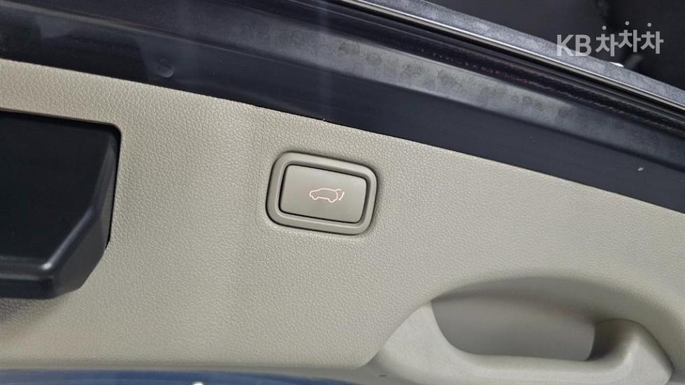 Kia Carnival — miniaturë 18