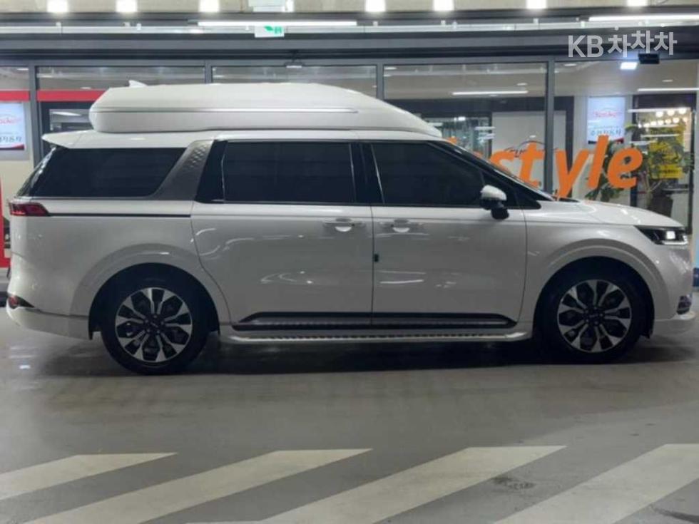 Kia Carnival — miniaturë 3
