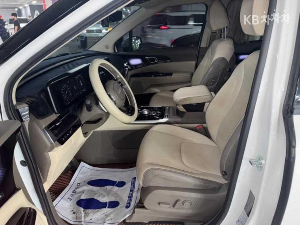 Kia Carnival — miniaturë 6