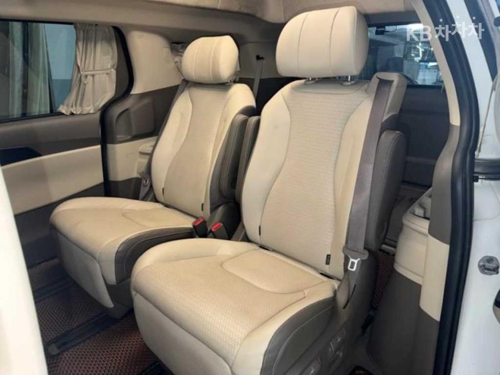 Kia Carnival — miniaturë 7