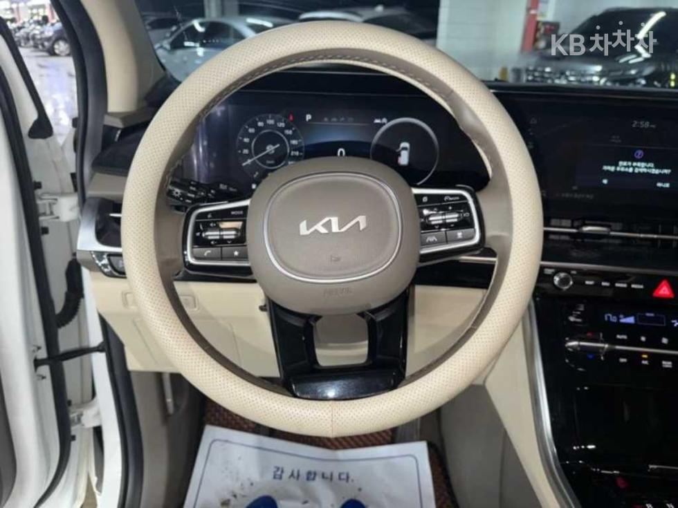 Kia Carnival — miniaturë 8