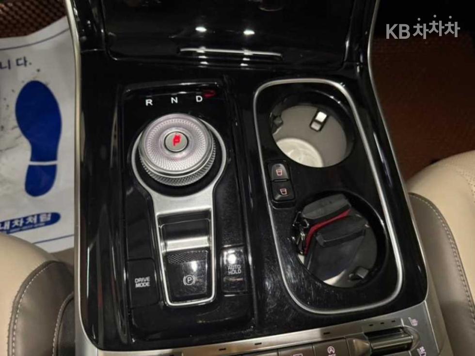Kia Carnival — miniaturë 12