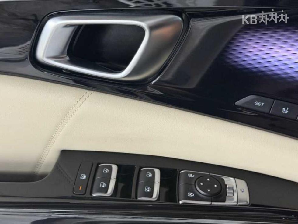 Kia Carnival — miniaturë 15