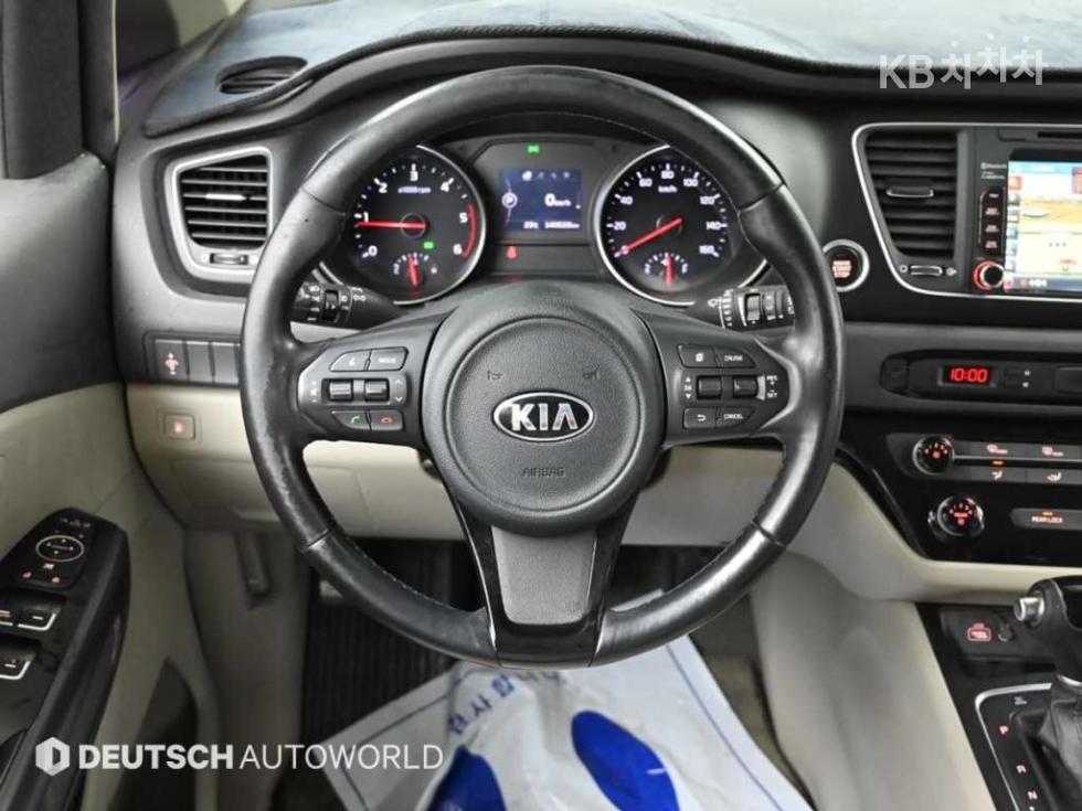 Kia Carnival — miniaturë 13