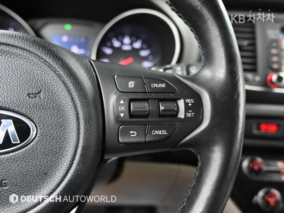 Kia Carnival — miniaturë 17