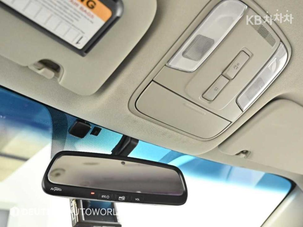 Kia Carnival — miniaturë 18
