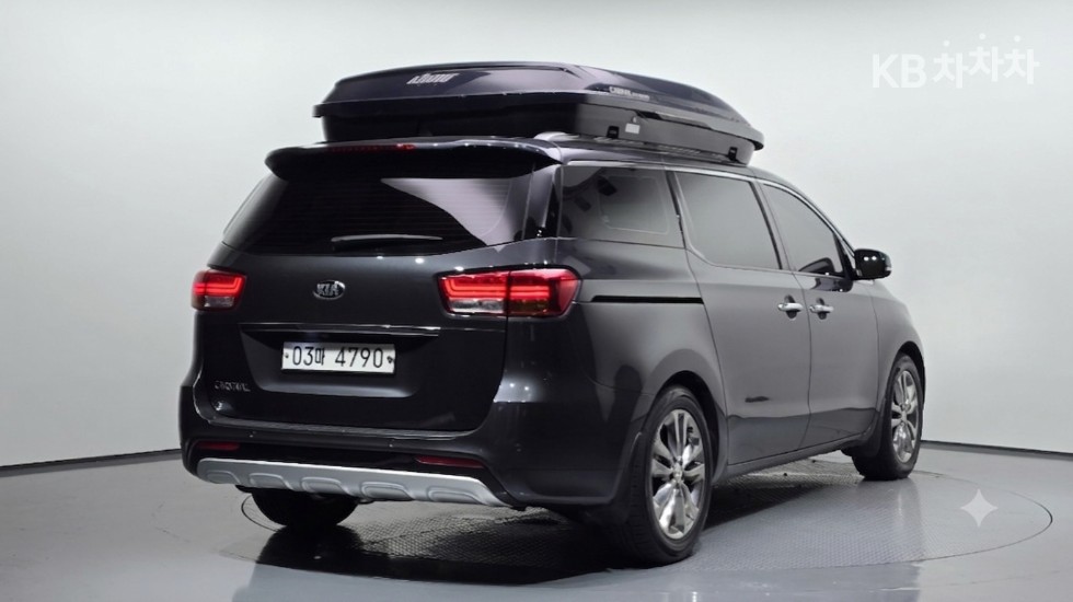 Kia Carnival — miniaturë 3