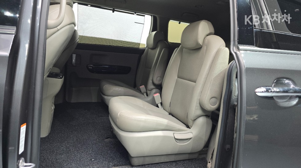 Kia Carnival — miniaturë 12