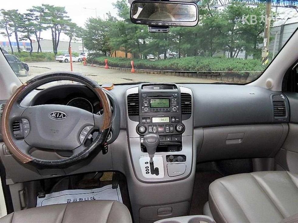 Kia Carnival — miniaturë 8