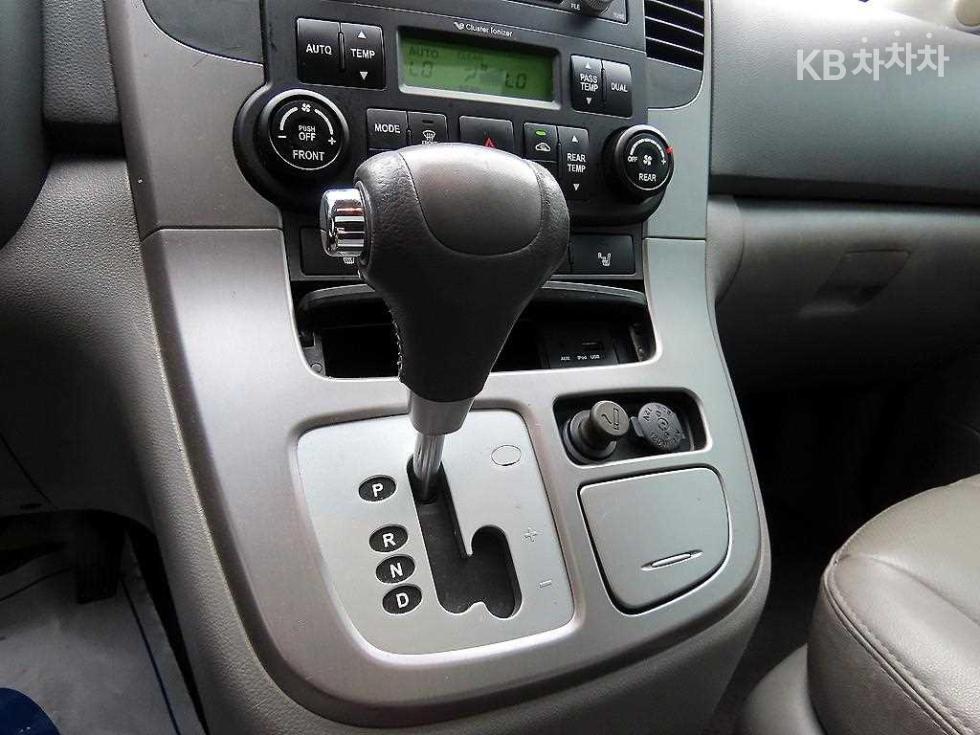 Kia Carnival — miniaturë 11