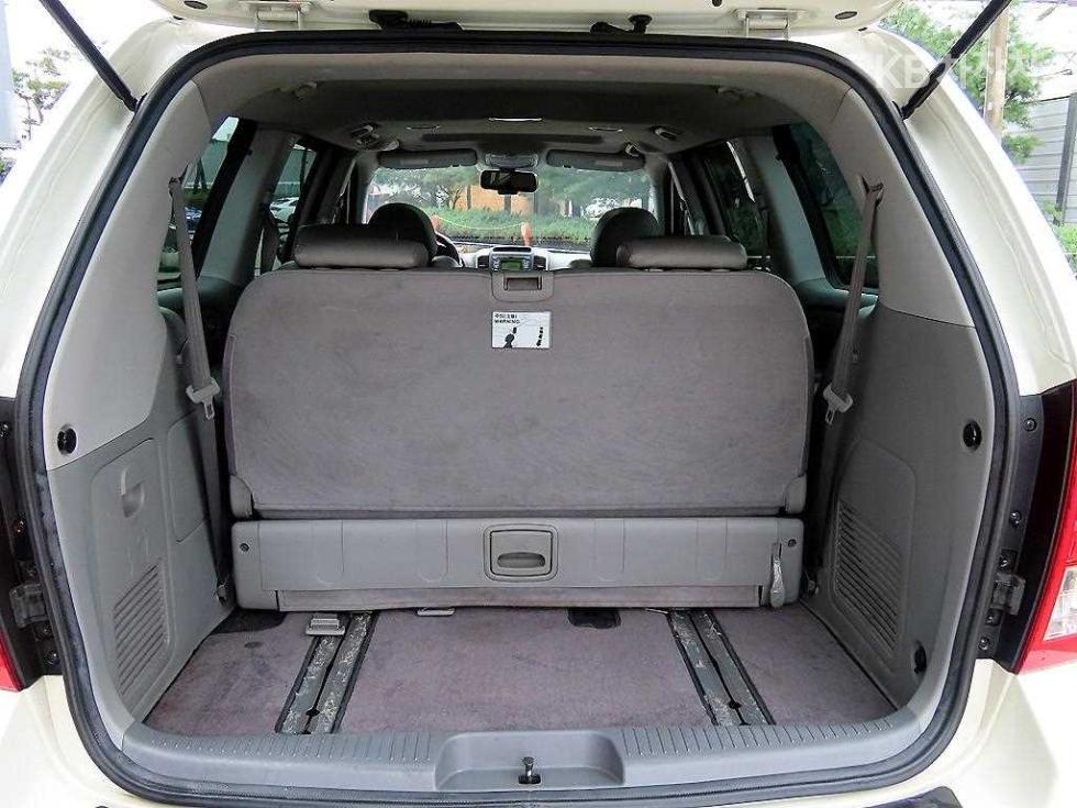 Kia Carnival — miniaturë 18