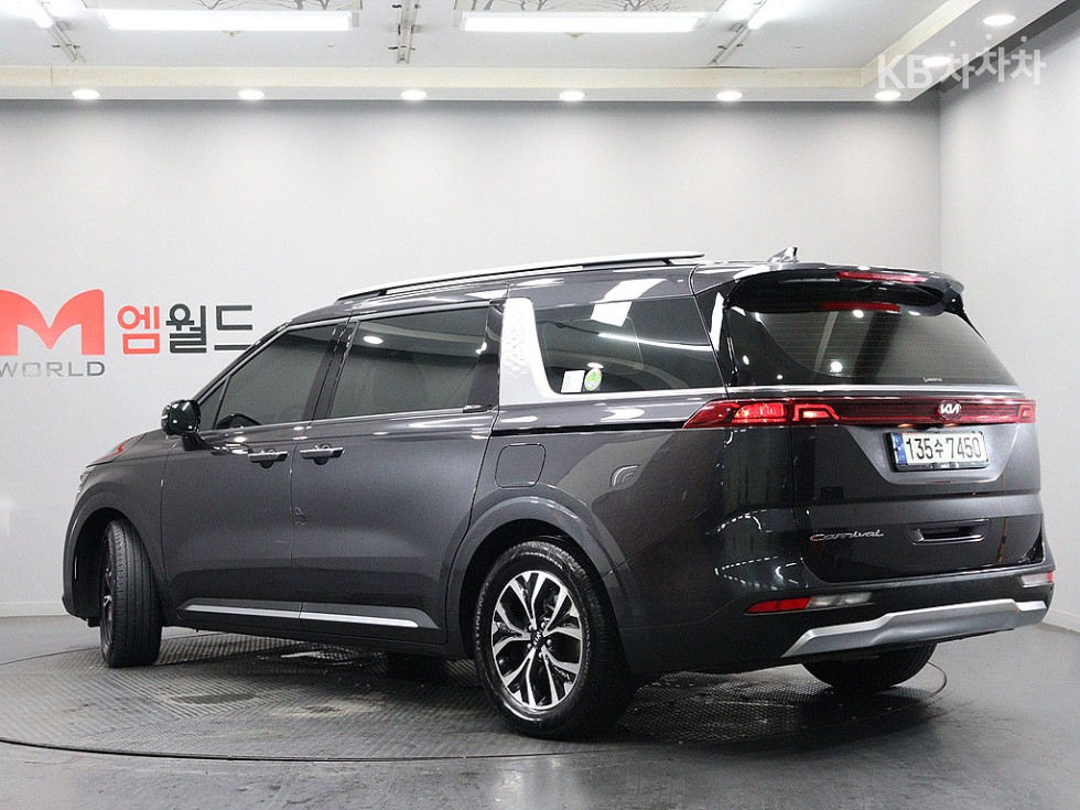 Kia Carnival — miniaturë 3