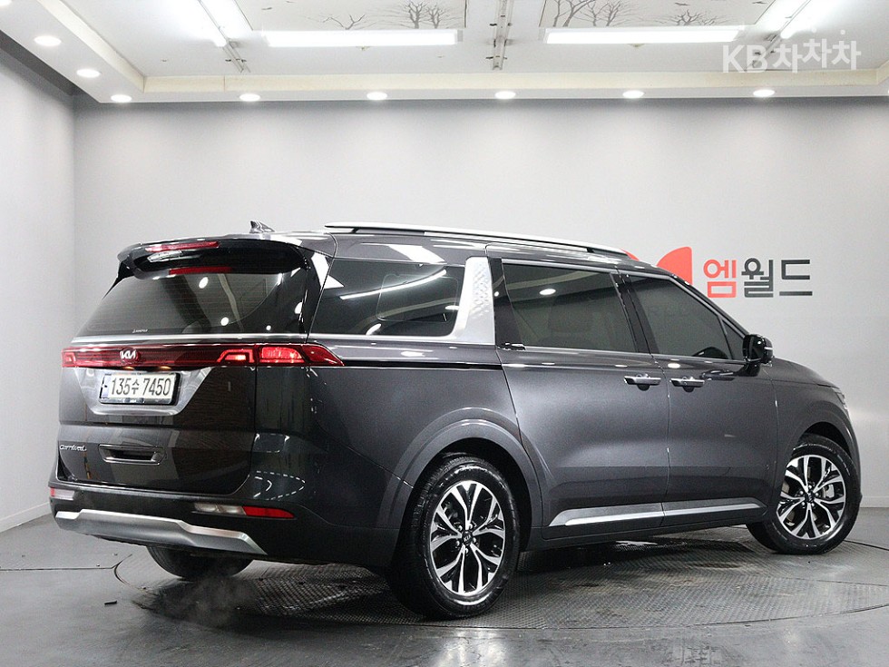 Kia Carnival — miniaturë 4
