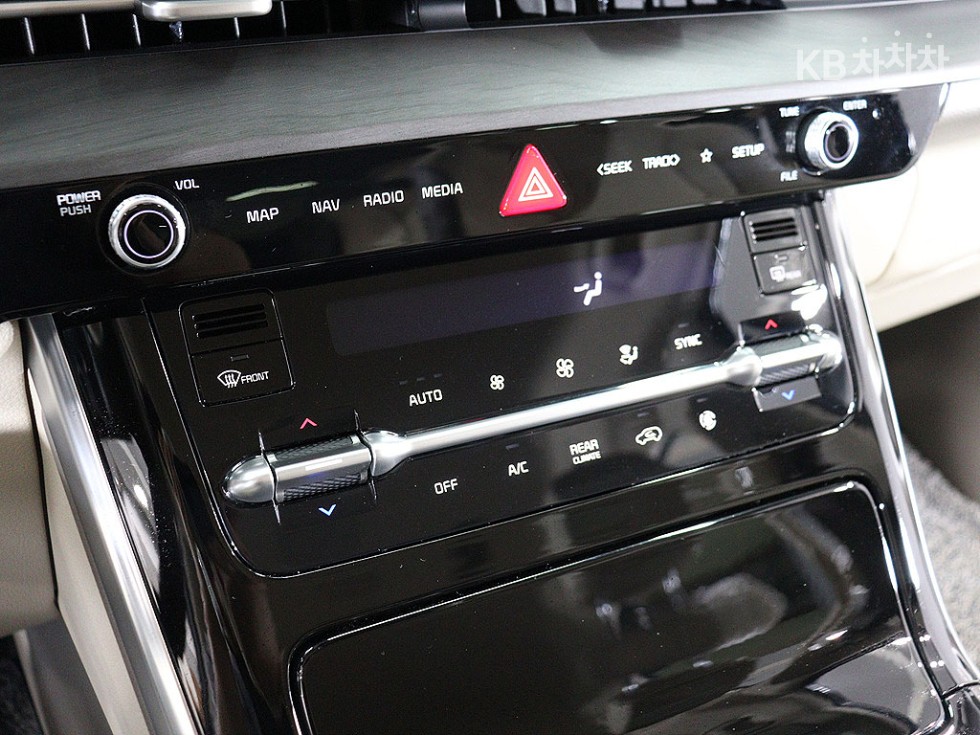 Kia Carnival — miniaturë 9