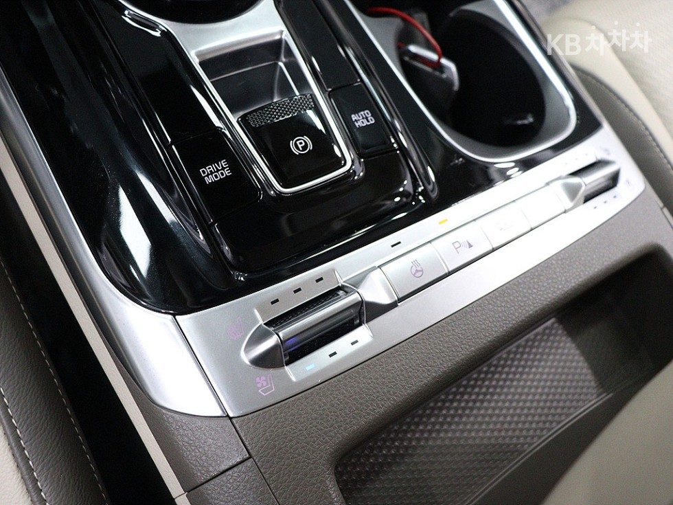 Kia Carnival — miniaturë 11