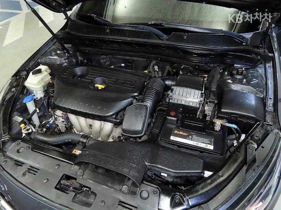 Kia K5 — miniaturë 18