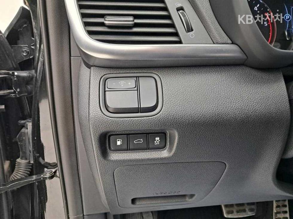 Kia K5 — miniaturë 13