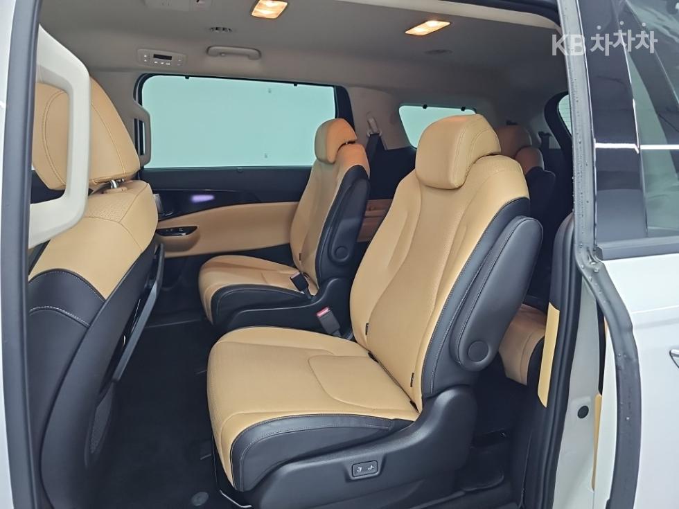 Kia Carnival — miniaturë 12