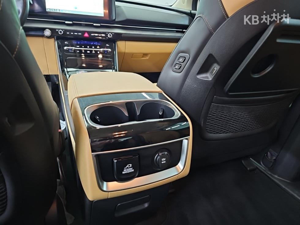 Kia Carnival — miniaturë 13