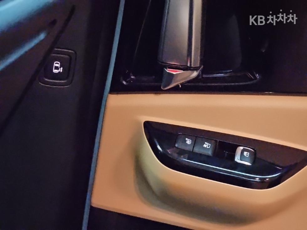 Kia Carnival — miniaturë 14