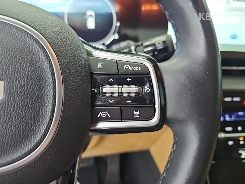 Kia Carnival — miniaturë 18