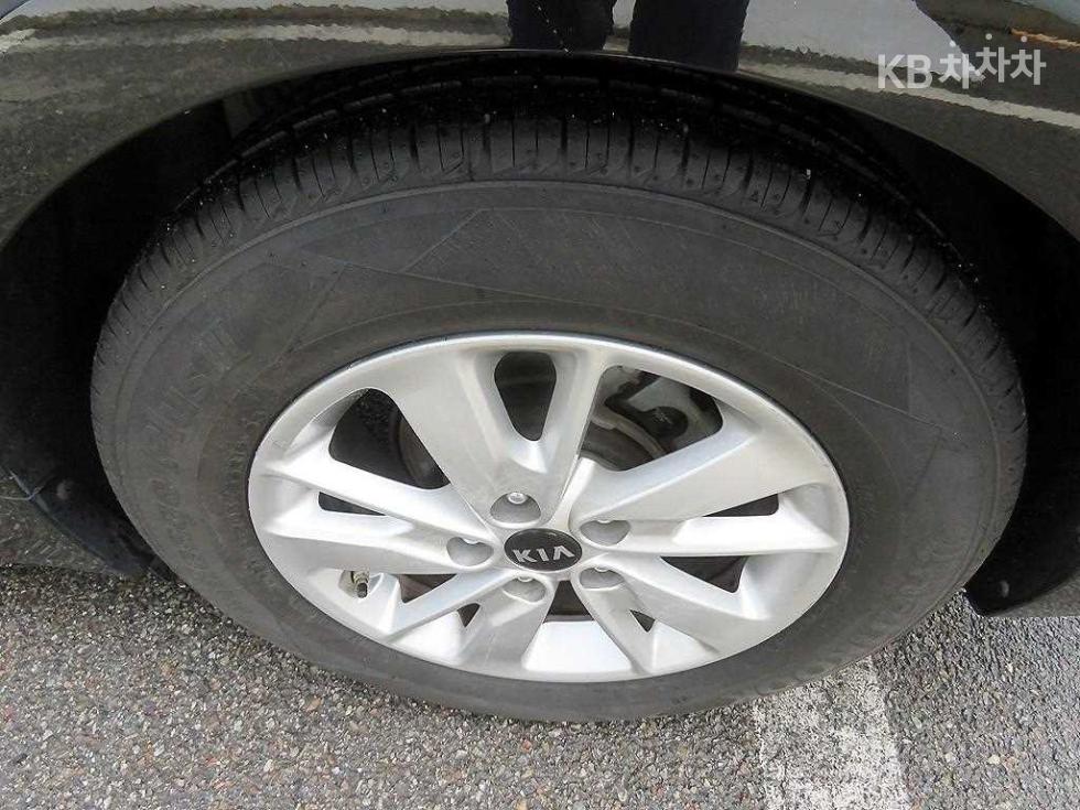 Kia K5 — miniaturë 18